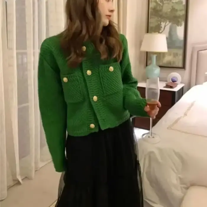 Cardigan tricoté français Vintage boutons dorés pull femmes automne hiver luxe court manteau droit tricots vert rouge