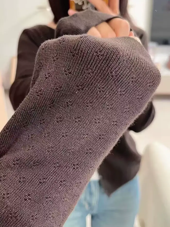 Cardigan tricoté à œillets marron pour femme