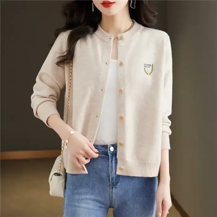Cardigan tricoté à col rond pour femmes