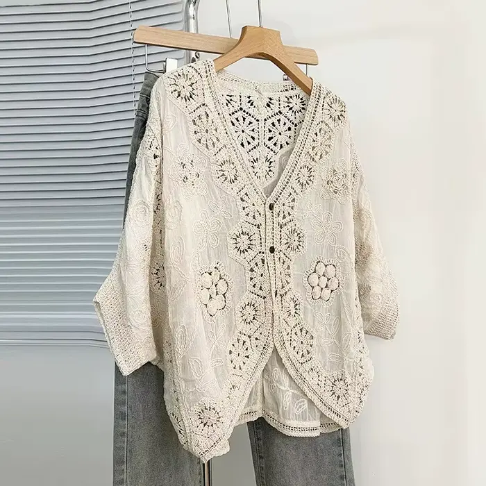 Cardigan en crochet bohème - Couverture en dentelle florale et géométrique romantique pour les vacan