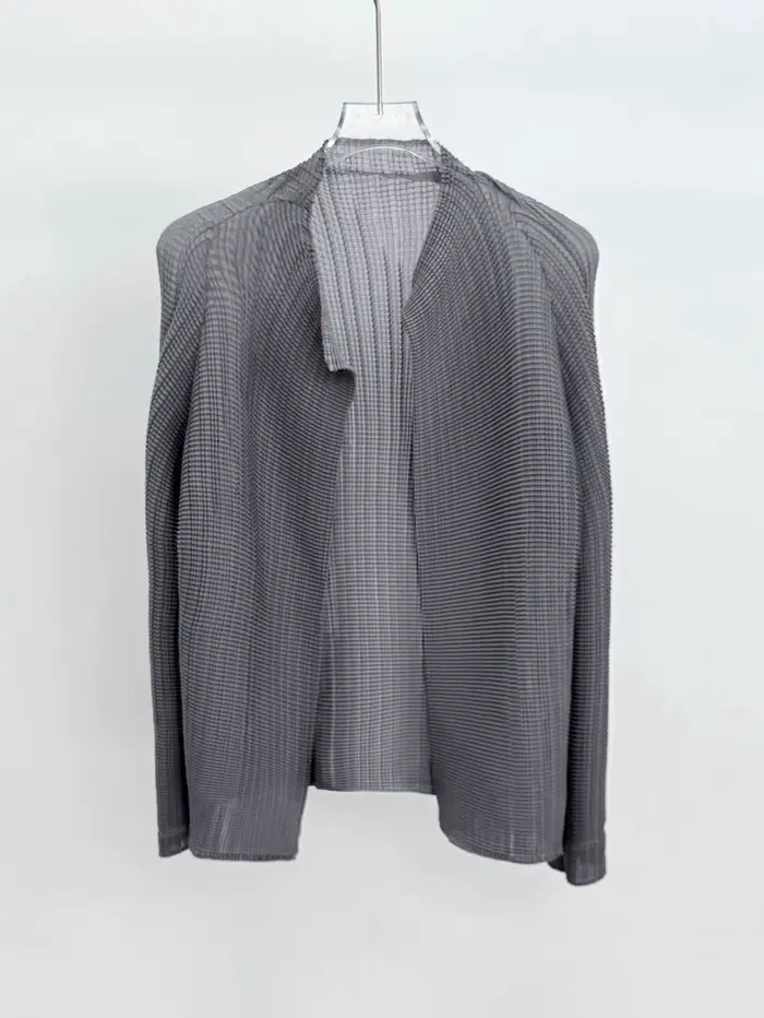 Cardigan plissé blanc Miyake
