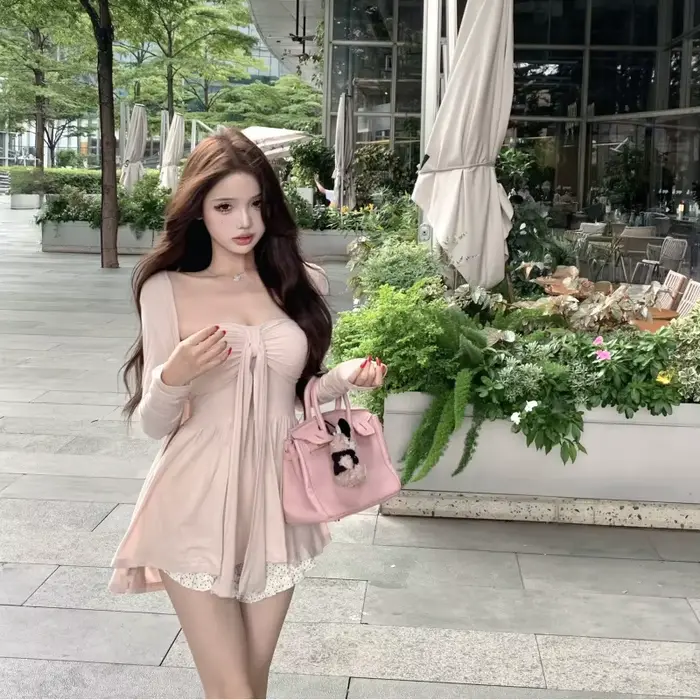 Ensemble élégant pour femme : Cardigan long à manches ouvertes et haut sexy sans bretelles avec coussinets intégrés – Style féminin raffiné