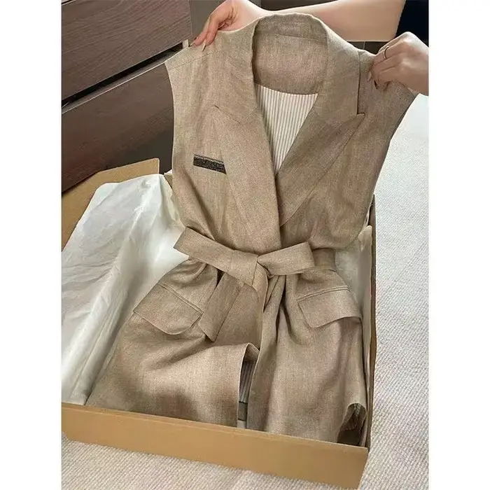Gilet froncé à la taille en lin blanc pour femmes, haut d'été Design Sensation Svel, convivial et po