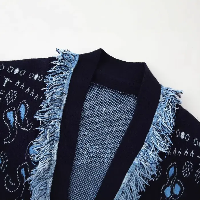 Cardigan en tricot à franges avec ceinture et motif géométrique pour femmes style rétro confortable et élégant pour diverses occasions