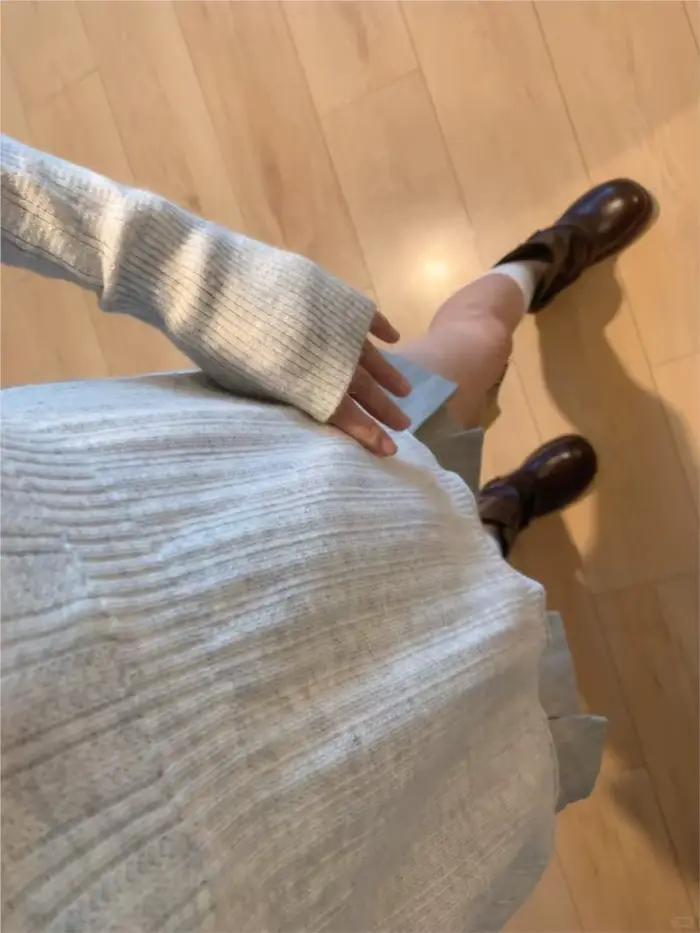 T-shirt en tricot à col en V pour femme